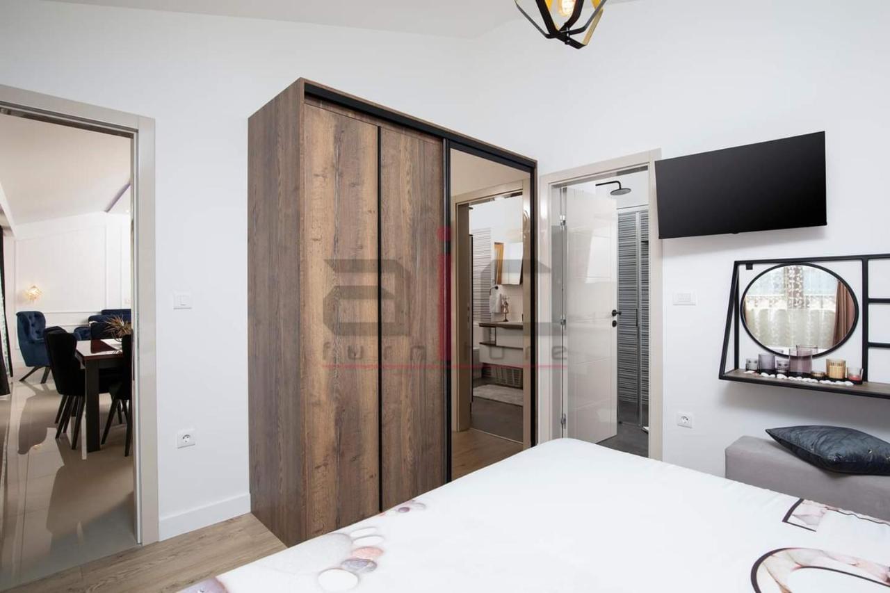Pula Porta Aurea & Wellness Oasis Apartment Exterior photo